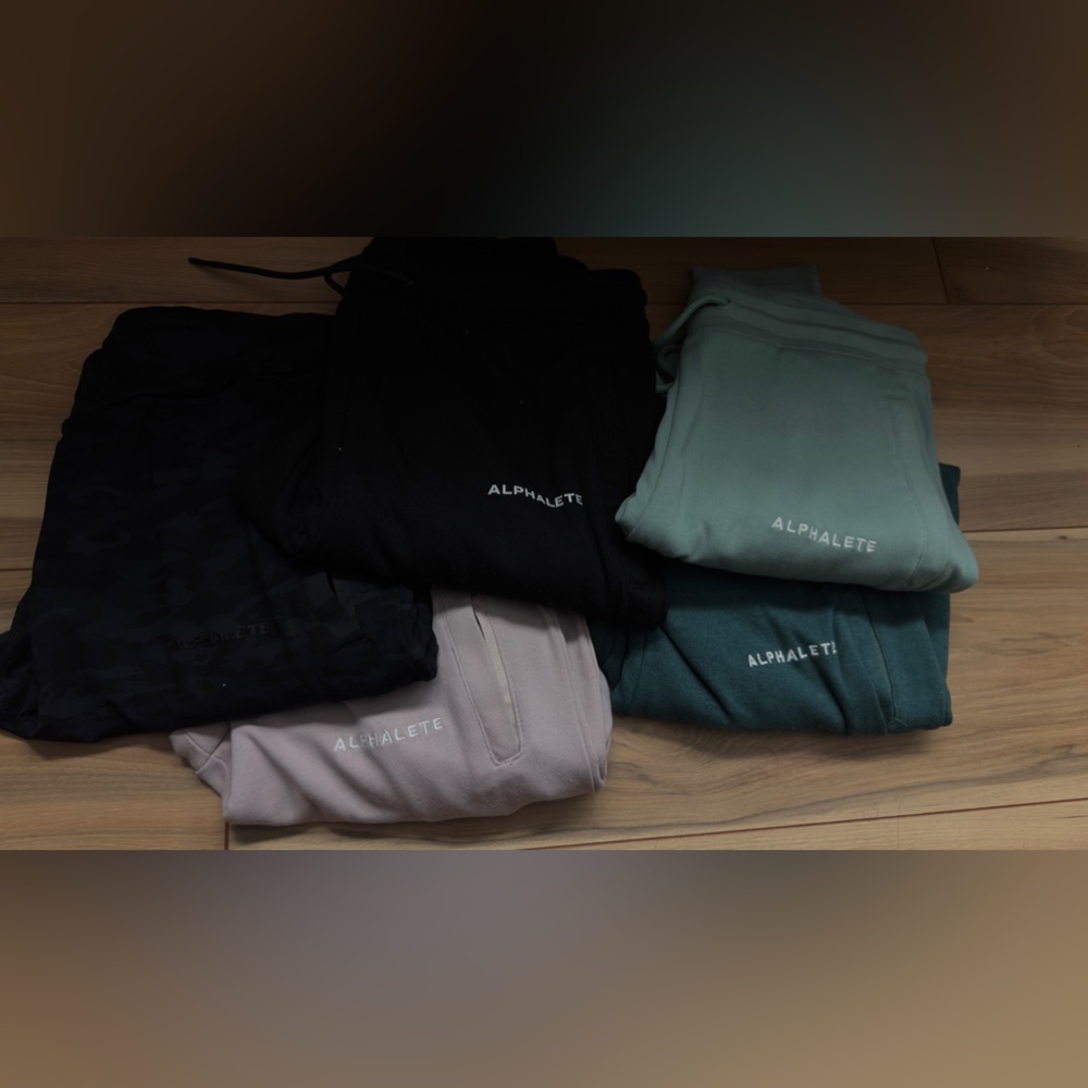 5 Alphalete Joggers - M